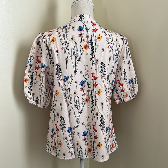 🆕 Floral Puff Sleeve Blouse - Picture 9 of 11